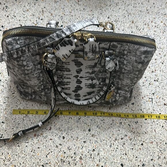 Henri Bendel white black large shoulder bag tote gold hardware leather - Picture 2 of 9